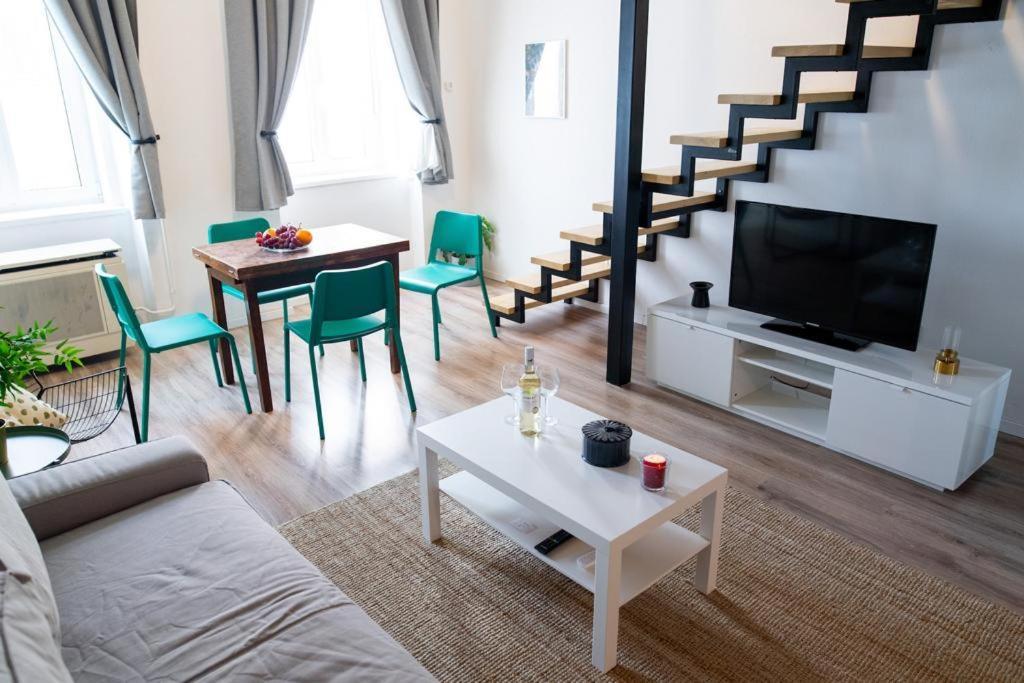 Studio Apartment Next To Famous Party House A38 Budapest Bagian luar foto